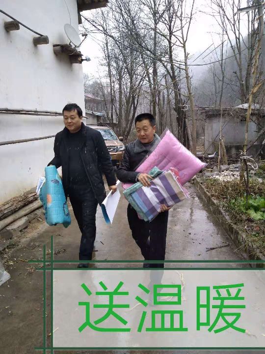 陕财职院“E颗红心党史教育宣传调研团”开展专访红色家庭活动 陕财职院“E颗红心党史教育宣传调研团”开展专访红色家庭活动