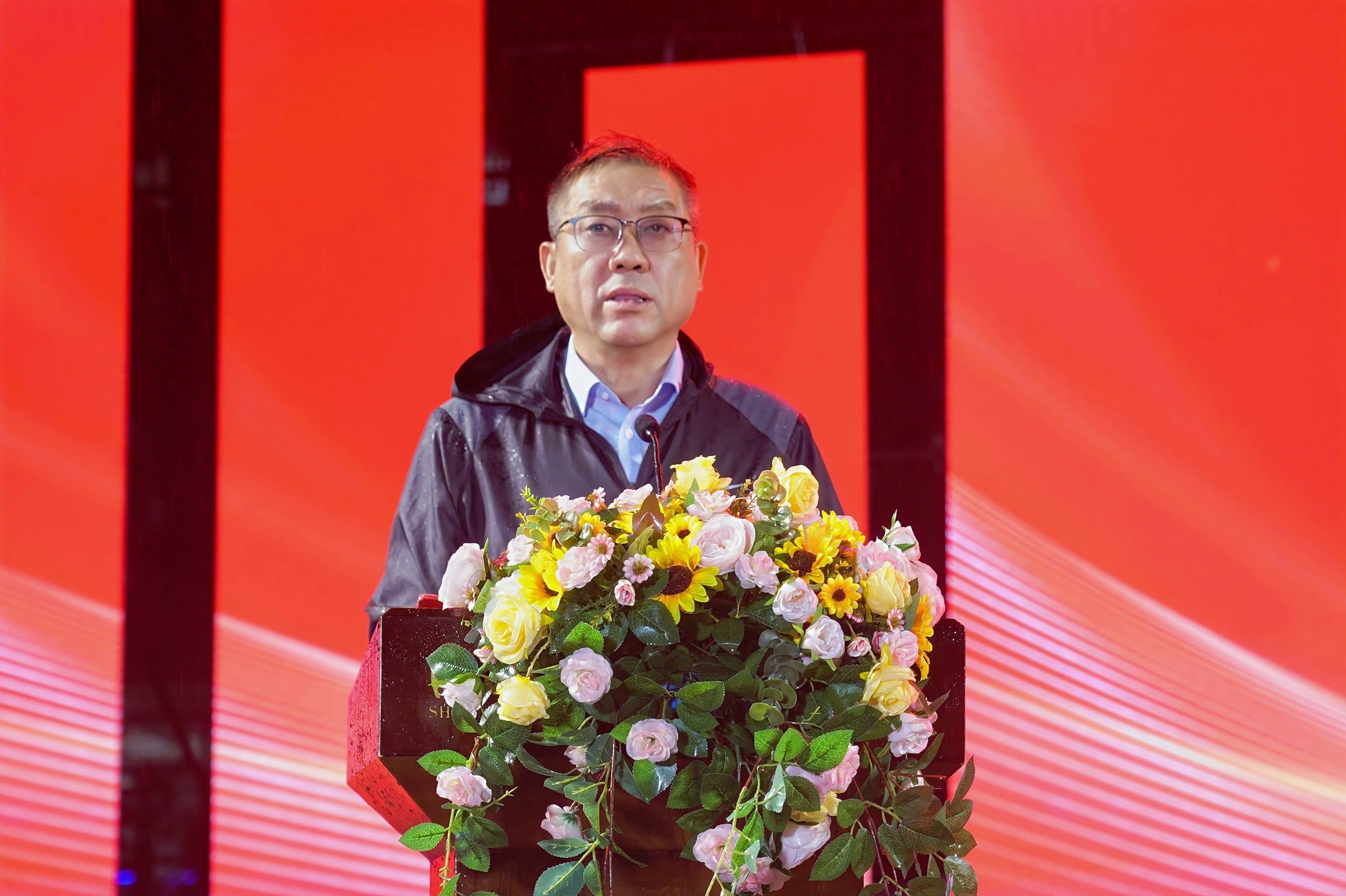 学校党委书记高玉峰致辞 学校党委书记高玉峰致辞