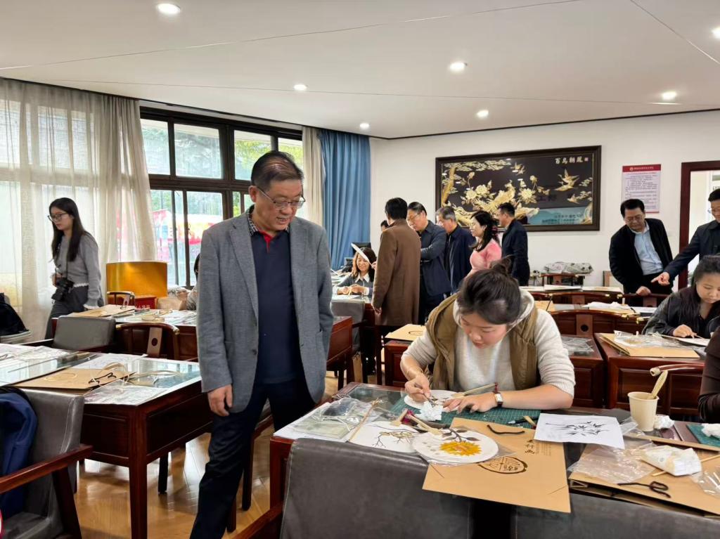 校党委书记高玉峰到现场调研指导