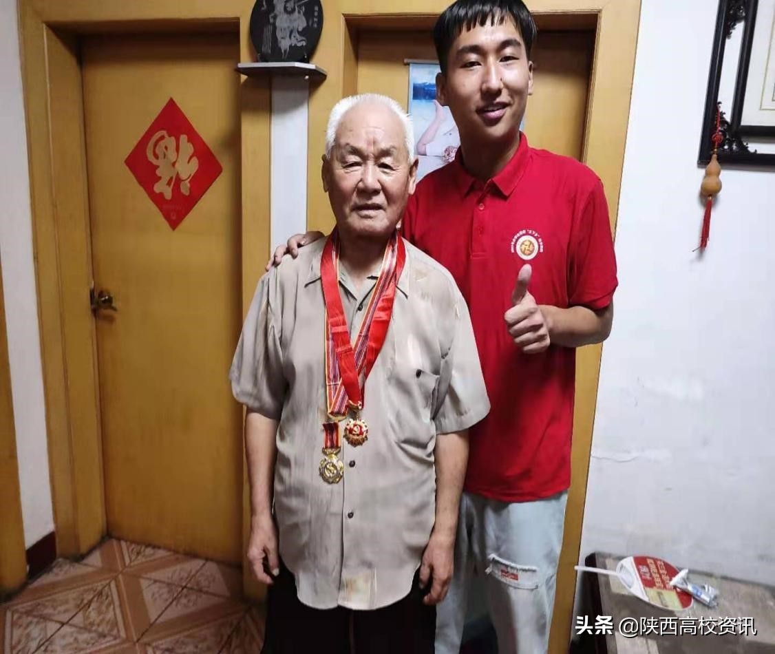 陕财职院“忆红色岁月党史调研团”走访调研革命老人