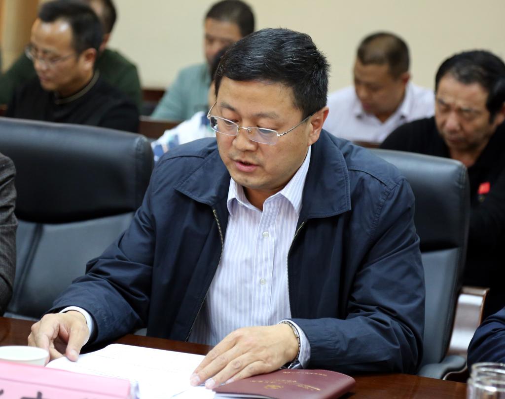 党委书记张志华作"两学一做"学习教育情况报告院长阎平主持汇报会督导