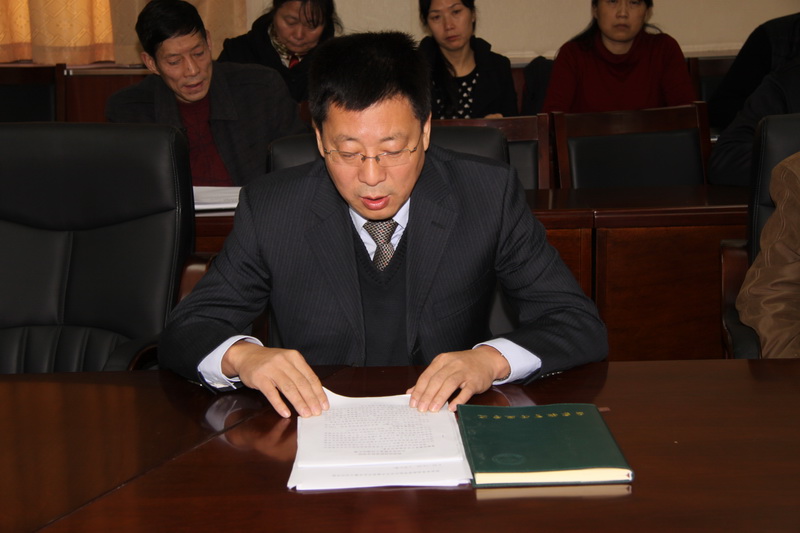 副院长范忠作汇报